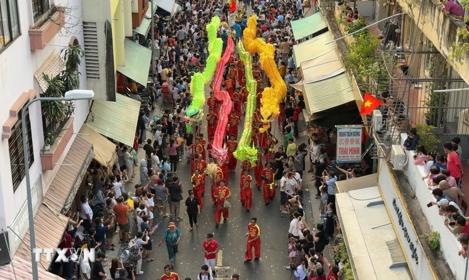 Những màn trình diễn kỹ thuật cao như Mai Hoa Thung, nhảy bục không chỉ phô diễn tài năng của các vận động viên mà còn thể hiện tinh thần thượng võ, sự kế thừa bền bỉ của thế hệ trẻ đối với nghệ thuật truyền thống. (Ảnh: Hữu Duyên/TTXVN)