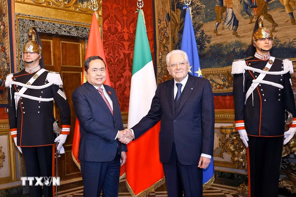 Chủ tịch Quốc hội Trần Thanh Mẫn hội kiến Tổng thống Italy Sergio Mattarella. (Ảnh: Doãn Tấn/TTXVN)