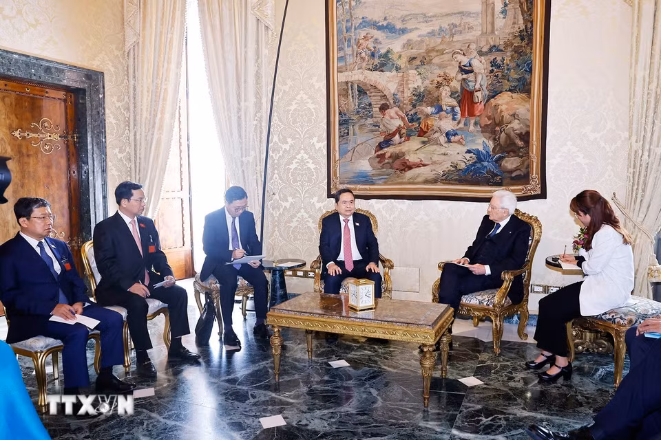 Chủ tịch Quốc hội Trần Thanh Mẫn hội kiến Tổng thống Italy Sergio Mattarella. (Ảnh: Doãn Tấn/TTXVN)