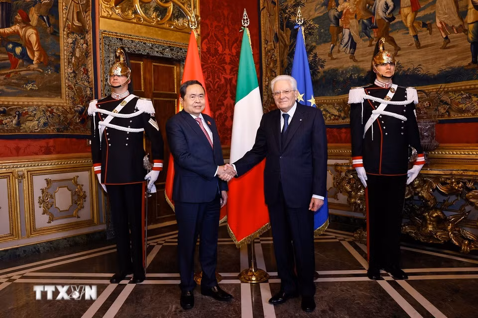 Chủ tịch Quốc hội Trần Thanh Mẫn hội kiến Tổng thống Italy Sergio Mattarella. (Ảnh: Doãn Tấn/TTXVN)