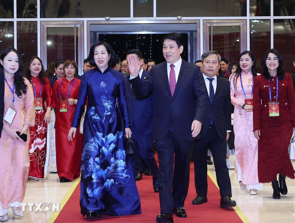 Chủ tịch nước Lương Cường và Phu nhân dự Chương trình nghệ thuật đặc biệt Xuân Quê hương 2026. (Ảnh: An Đăng/TTXVN)