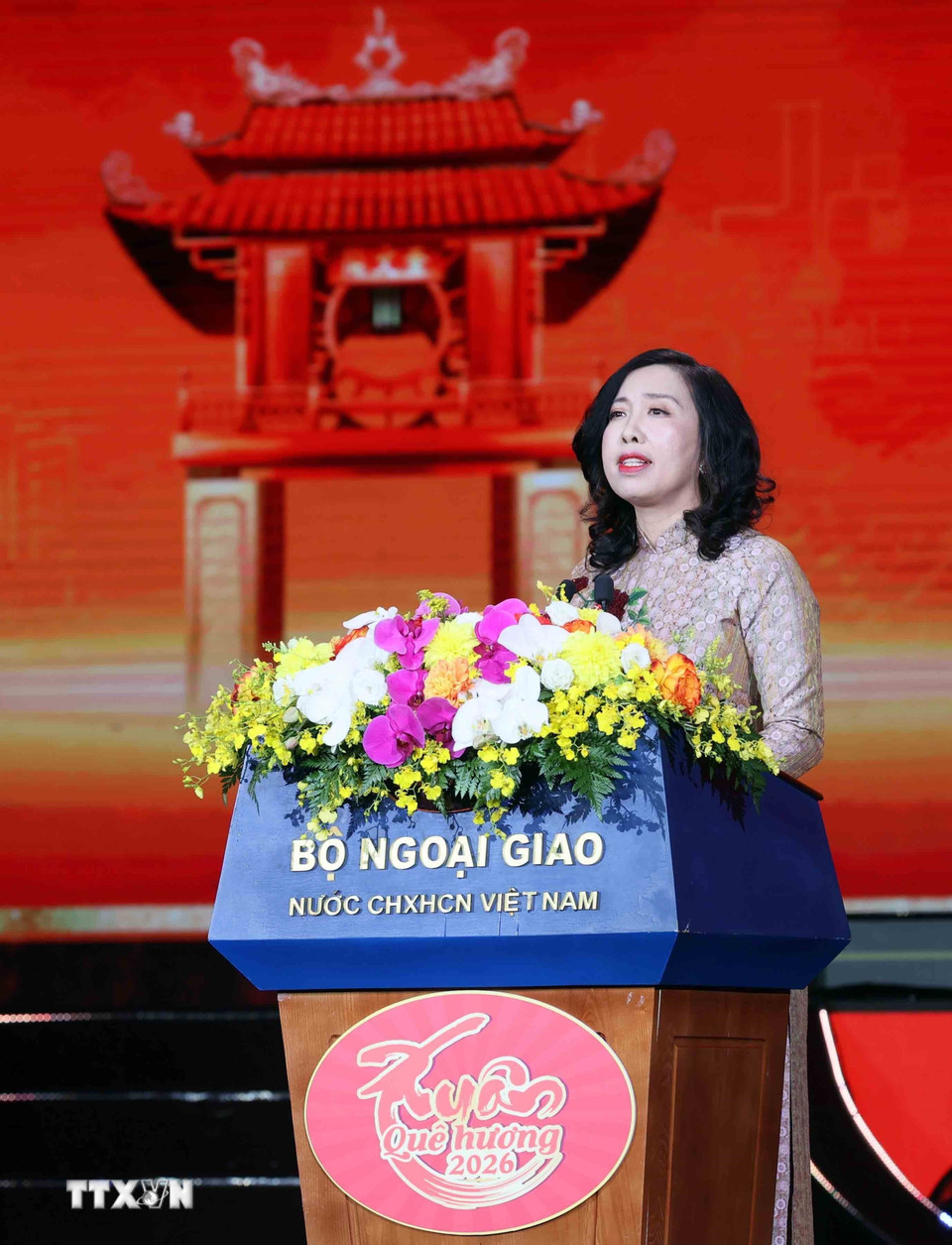 Thứ trưởng Bộ Ngoại giao Lê Thị Thu Hằng, Chủ nhiệm Ủy ban Nhà nước về người Việt Nam ở nước ngoài phát biểu.(Ảnh: An Đăng/TTXVN)