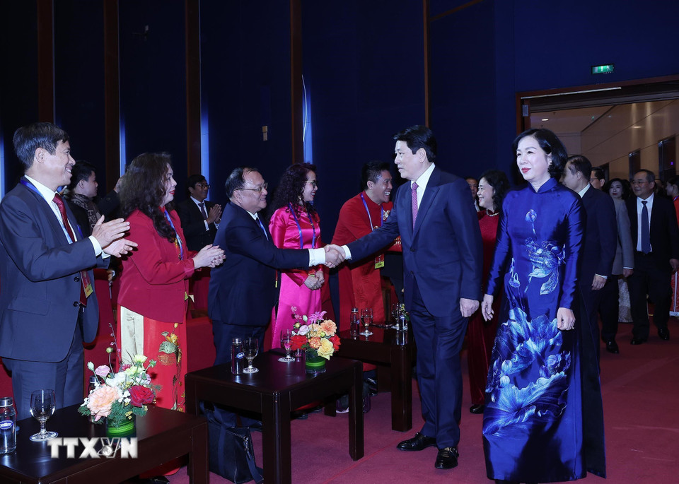 Chủ tịch nước Lương Cường và Phu nhân dự Chương trình nghệ thuật đặc biệt Xuân Quê hương. (Ảnh: An Đăng/TTXVN)