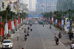 Dự án đường Lê Trọng Tấn được thiết kế 4 làn xe chạy. (Ảnh: Huy Hùng/TTXVN)