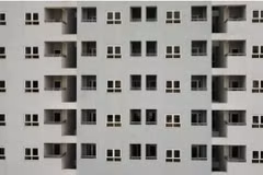 Nhà tái định cư đang bị "bỏ hoang" ở Hà Nội. (Ảnh: Thành Đạt/TTXVN)