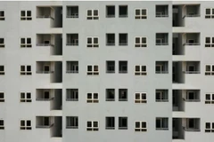 Nhà tái định cư đang bị "bỏ hoang" ở Hà Nội. (Ảnh: Thành Đạt/TTXVN)