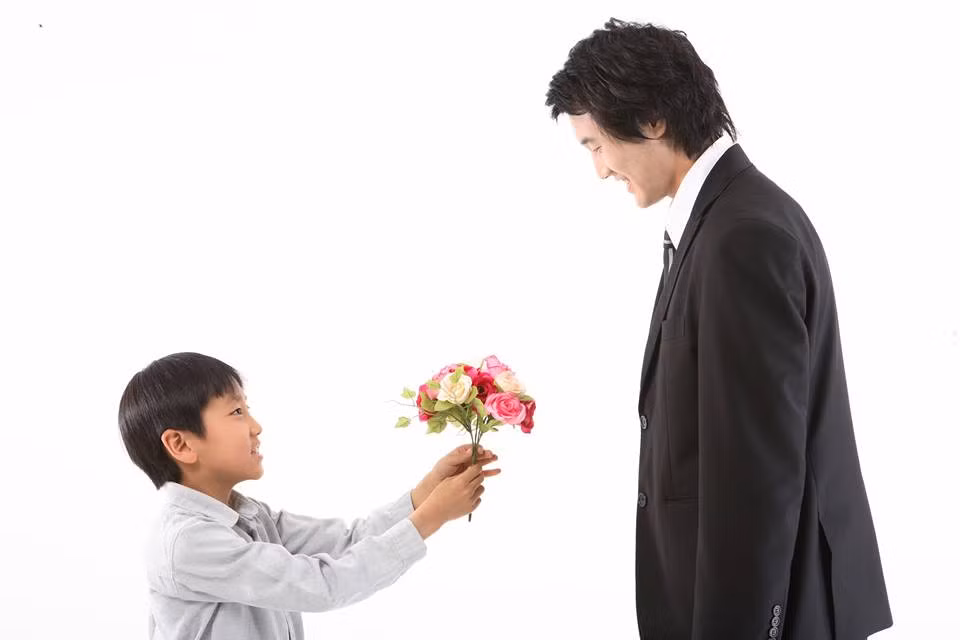 Tìm hiểu học trò trên thế giới tri ân thầy cô giáo như thế nào? ảnh 2