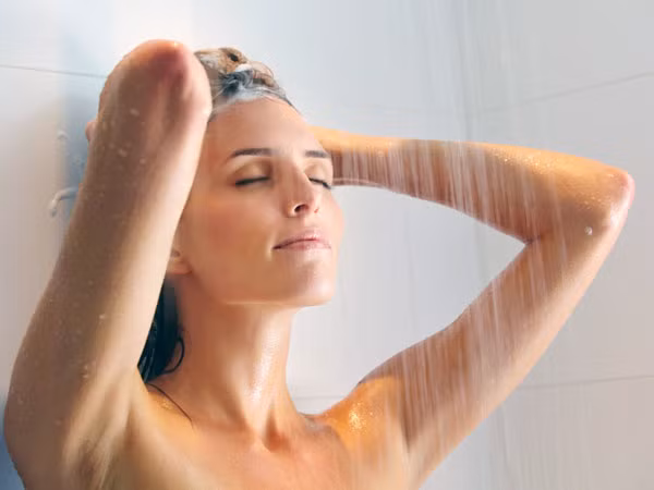 Tắm nước mát mùa đông: Bí quyết làm đẹp hay ý tưởng điên rồ? ảnh 2