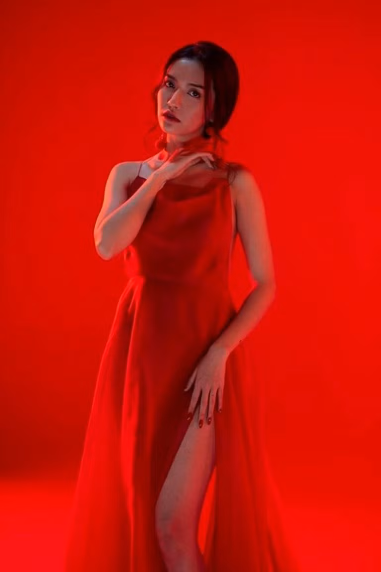 Cuộc chiến thời trang trong 5 siêu phẩm MV ''hot'' nhất tháng 5 ảnh 21