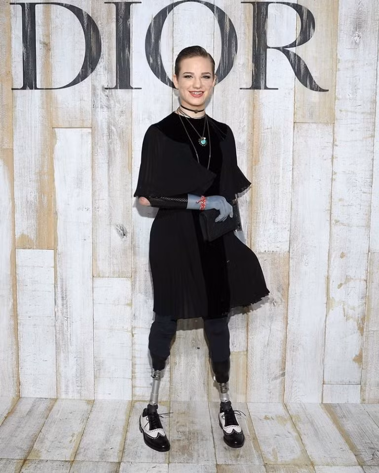 Dior Cruise 2019 - Những nàng thơ Mexico bay bổng ảnh 19