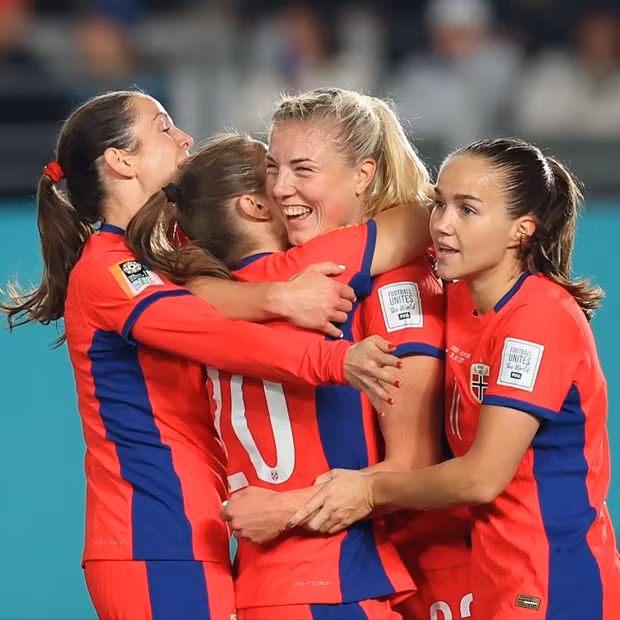 World Cup Nữ 2023: 'Địa chấn' liên tiếp, 5 đội đã vào vòng 1/8 ảnh 2