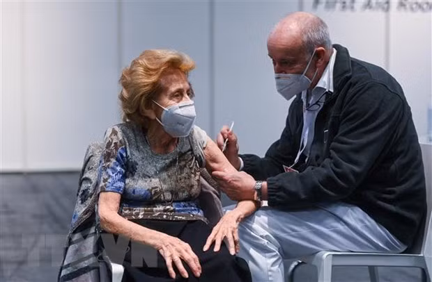 Chuyên gia Đức khuyến nghị thận trọng khi nới lỏng phòng chống dịch ảnh 1