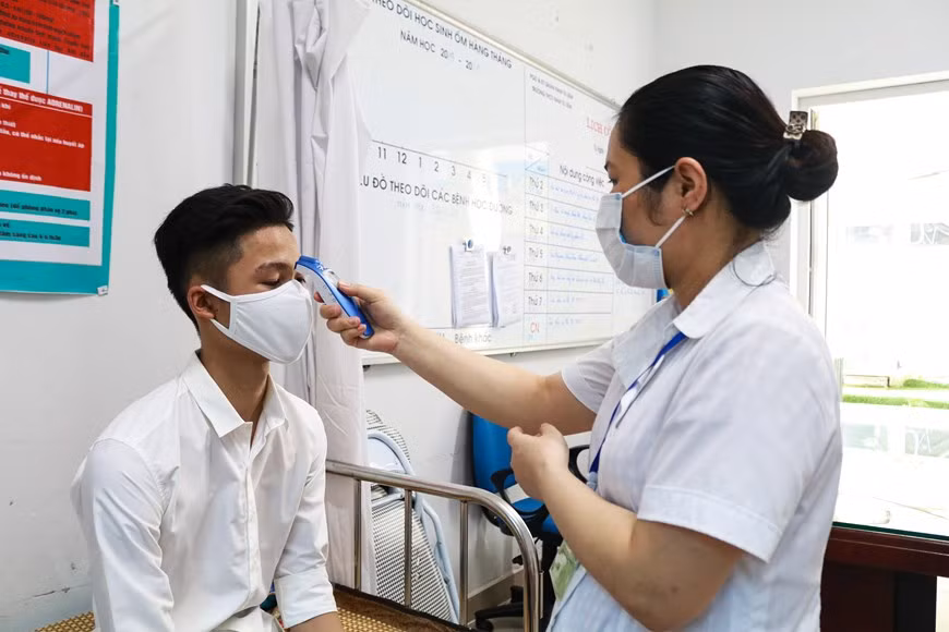 Bố trí kíp trực y tế tại các điểm thi tốt nghiệp trung học phổ thông ảnh 1