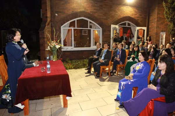 Phó Chủ tịch nước thăm Tổng lãnh sự quán và gặp gỡ kiều bào tại Sydney ảnh 2