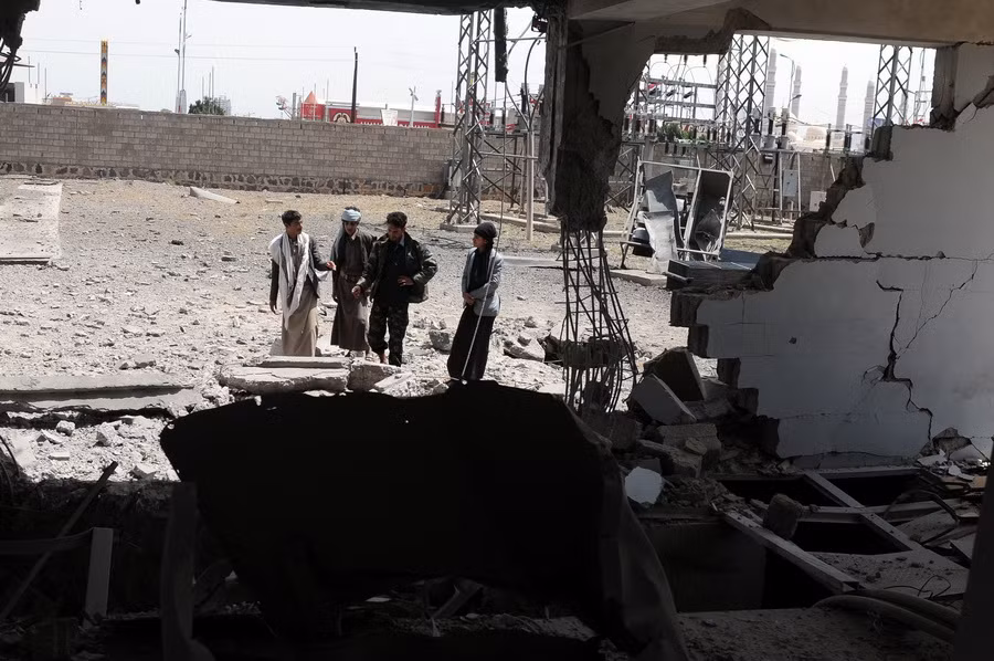 LHQ lên án các vụ không kích gây thương vong cho dân thường ở Yemen ảnh 1