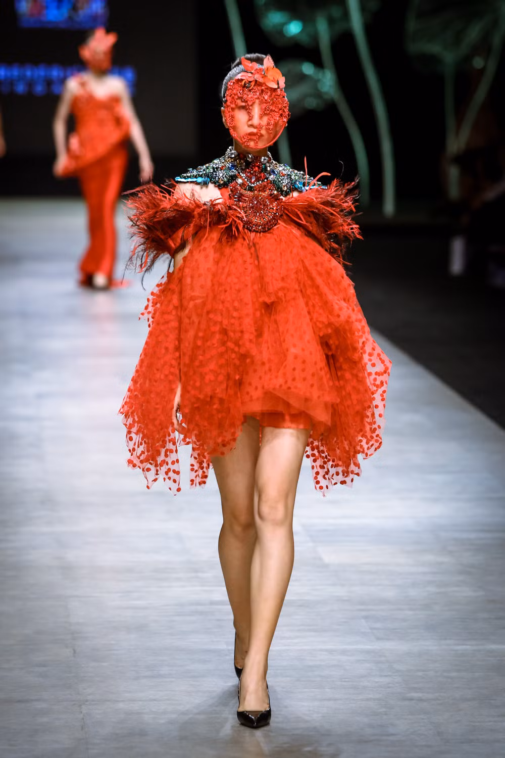 Đã mắt với “bữa tiệc” Haute Couture của nhà thiết kế Frederick Lee ảnh 3
