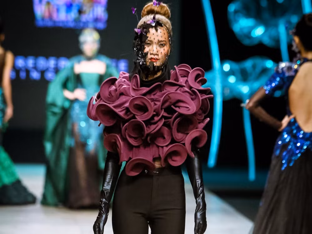 Đã mắt với “bữa tiệc” Haute Couture của nhà thiết kế Frederick Lee ảnh 1