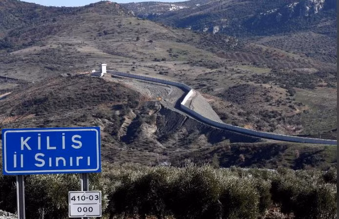 Thổ Nhĩ Kỳ tăng cường lực lượng ở khu vực biên giới Syria ảnh 1
