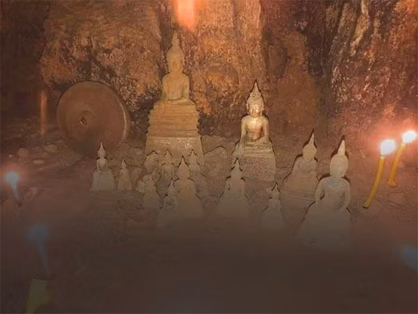 Lào phát hiện nhiều tượng Phật bằng vàng cùng nhiều cổ vật quý ảnh 1