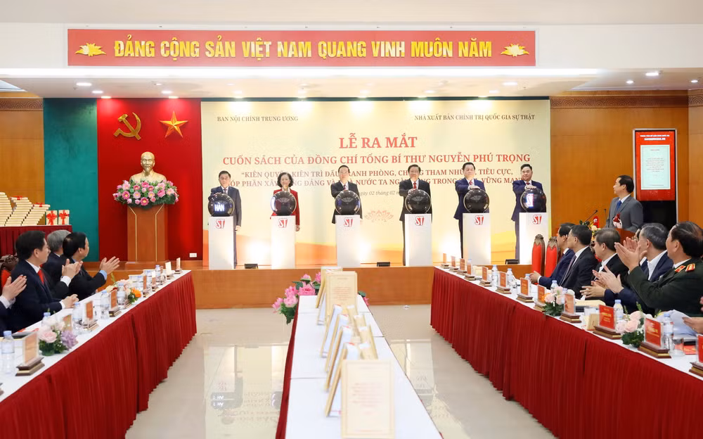 Ra mắt cuốn sách của Tổng Bí thư về phòng, chống tham nhũng, tiêu cực ảnh 1