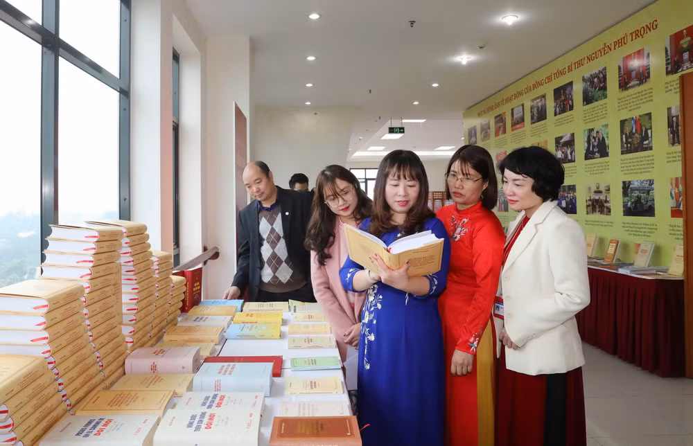Ra mắt cuốn sách của Tổng Bí thư về phòng, chống tham nhũng, tiêu cực ảnh 4