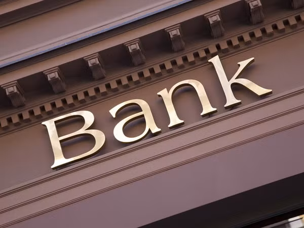 Fed: Các ngân hàng lớn của Mỹ duy trì thể trạng lành mạnh ảnh 1