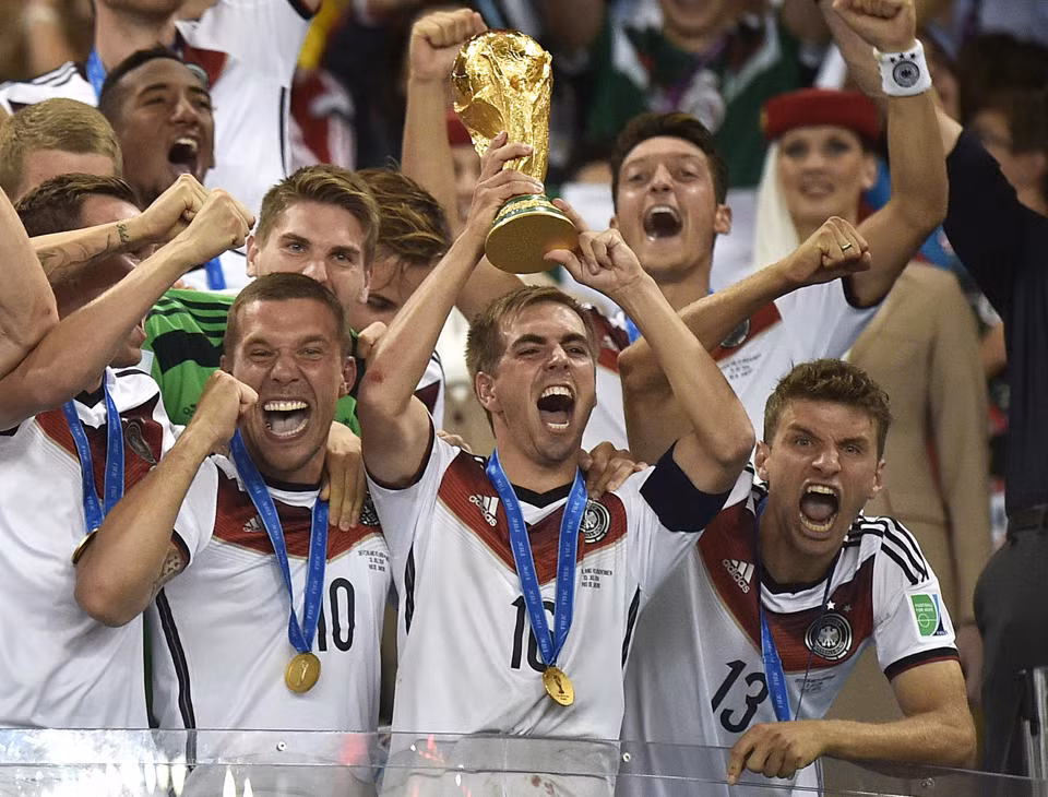 Philipp Lahm chia tay đội tuyển: Chúng tôi sẽ rất nhớ anh ảnh 1