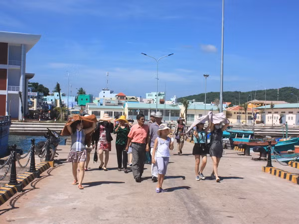 Sôi động các tour, tuyến dịp Năm mới 2019 với mức giá khuyến mại ảnh 1