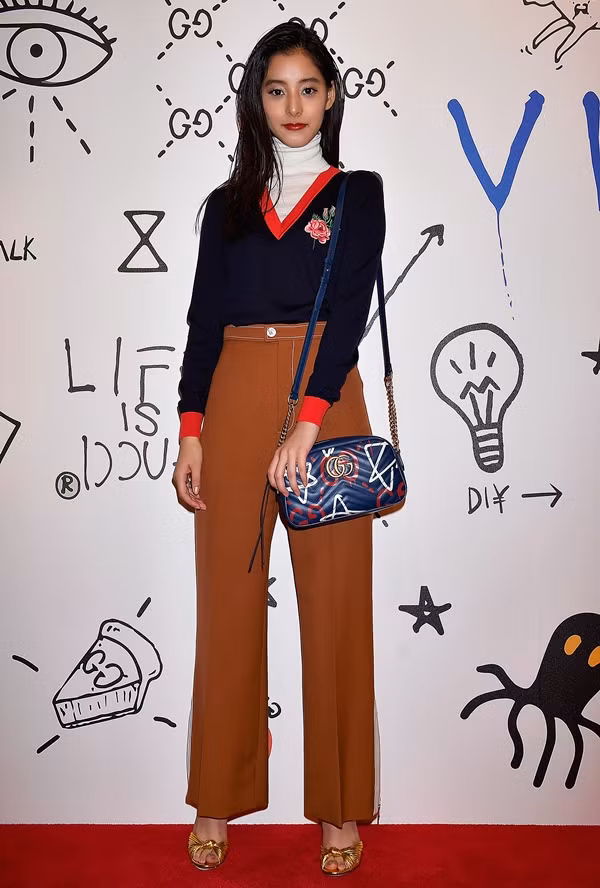Hồ Ngọc Hà sánh vai cùng "ông trùm" Gucci trên thảm đỏ ở Nhật Bản ảnh 11