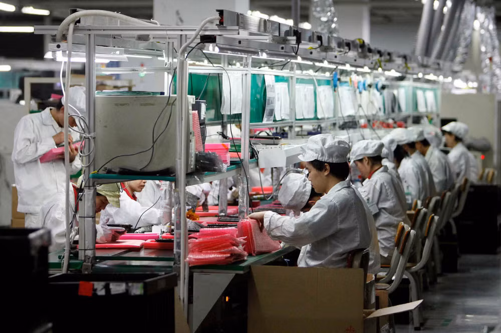 Nikkei: Apple muốn rút 15-30% dây chuyền sản xuất khỏi Trung Quốc ảnh 1
