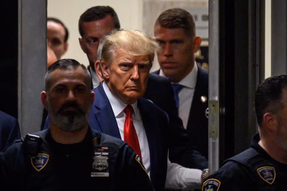 Ấn định ngày xét xử cựu Tổng thống Trump liên quan vụ tài liệu mật ảnh 1