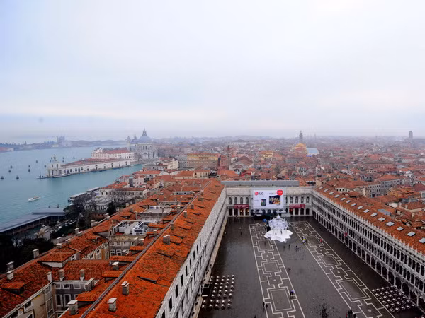 Italy thúc đẩy cổ phần hóa các tập đoàn nhà nước ảnh 1