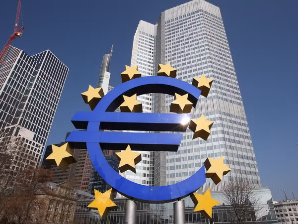 EU có thể yêu cầu các nước thành viên xem xét lại ngân sách 2015 ảnh 1
