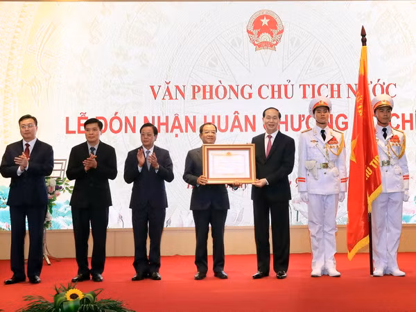 Chủ tịch nước dự kỷ niệm 25 năm tái lập Văn phòng Chủ tịch nước ảnh 1