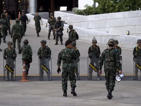 Thái Lan: Đài truyền hình, phát thanh ngừng phát sóng chương trình ảnh 1