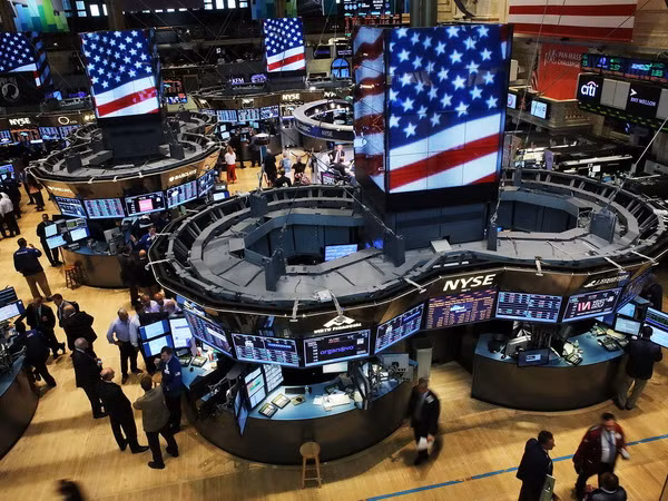 Hai chỉ số Dow Jones và S&P 500 thiết lập kỷ lục mới ảnh 1