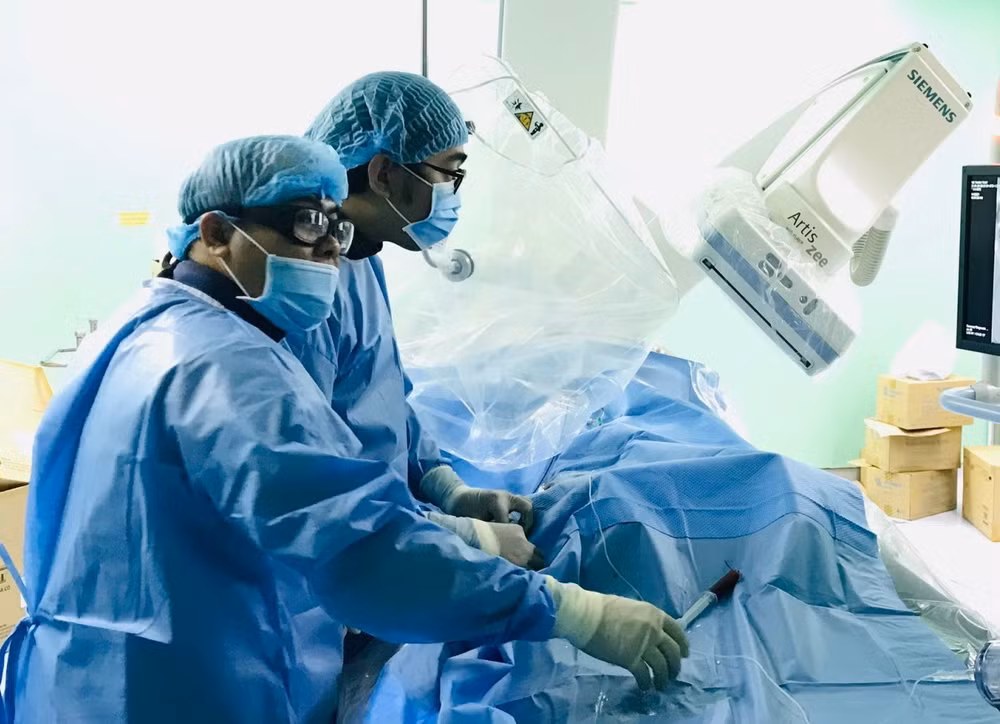 Việt Nam lần đầu tiếp nhận điều trị khẩn cấp nhân viên Liên hợp quốc ảnh 1