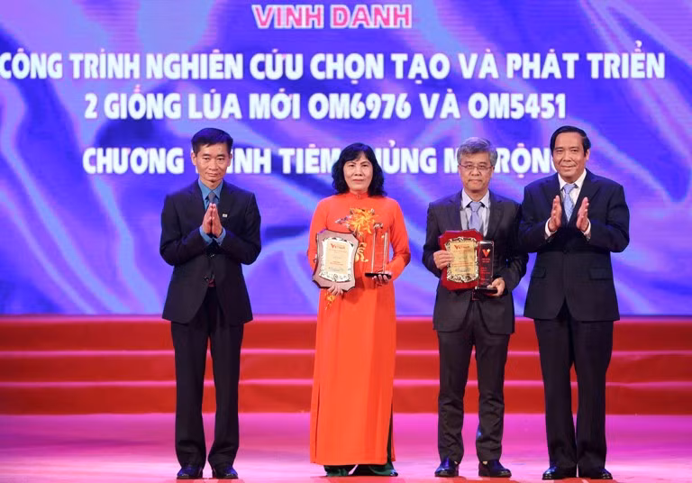 Tiêm chủng mở rộng được vinh danh trong số 8 công trình tiêu biểu ảnh 1