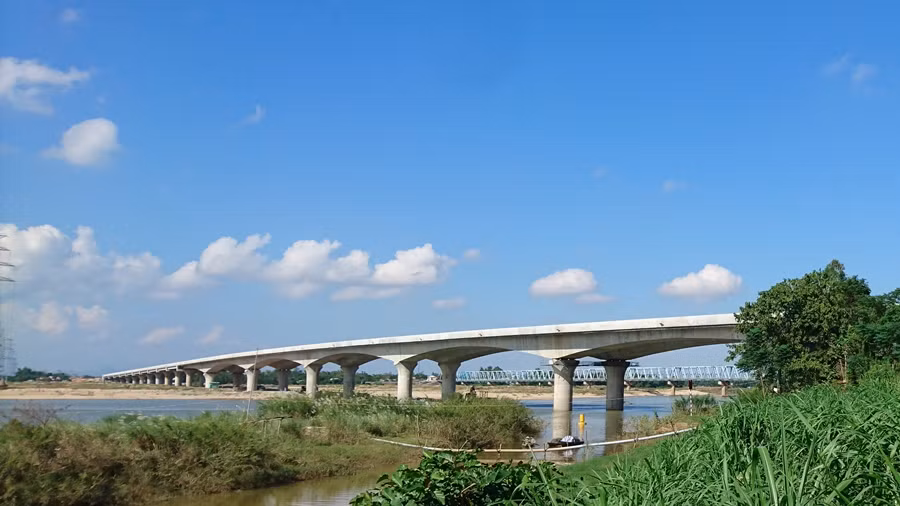 Thi công bù lún đầu cầu, cống dự án cao tốc Đà Nẵng-Quảng Ngãi ảnh 1