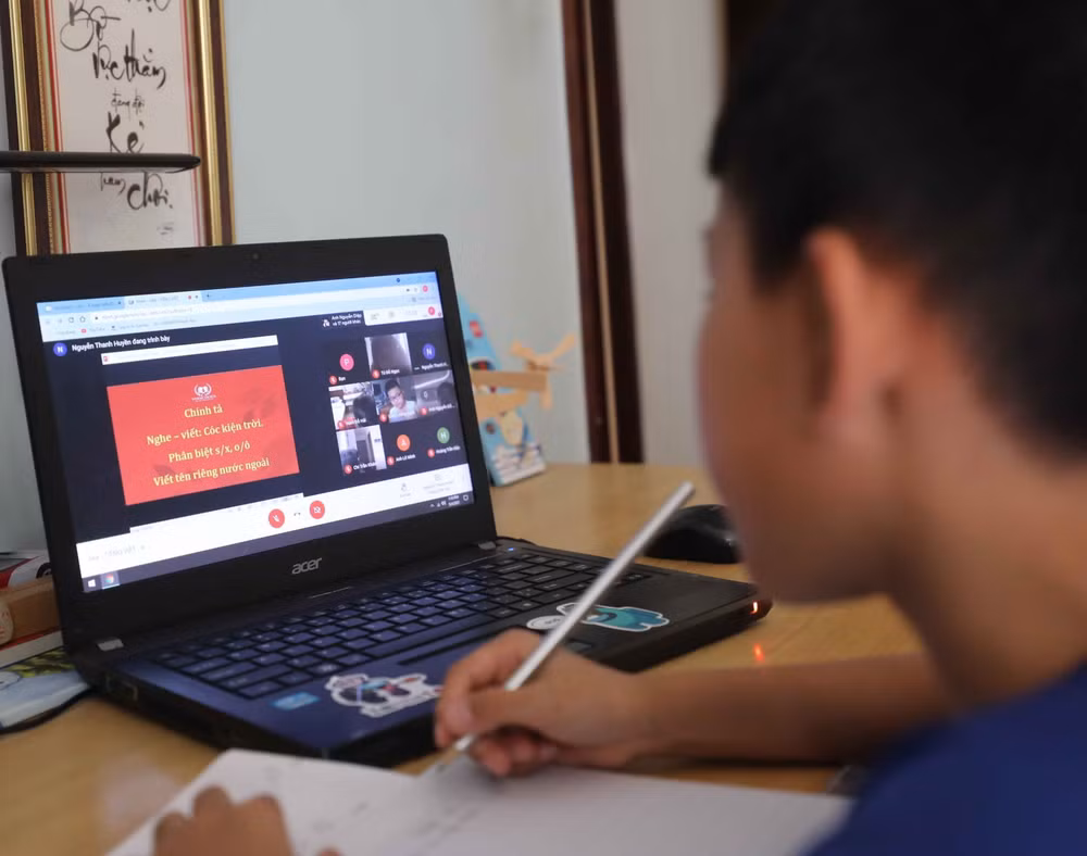 Dịch COVID-19: Thành phố Lào Cai tạm dừng dạy học trực tiếp ảnh 1