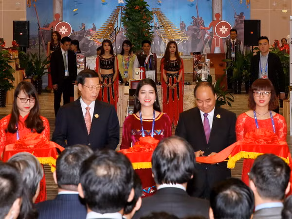 Khai trương Khu gian hàng “Buôn Ma Thuột - Thủ phủ của càphê châu Á” ảnh 1
