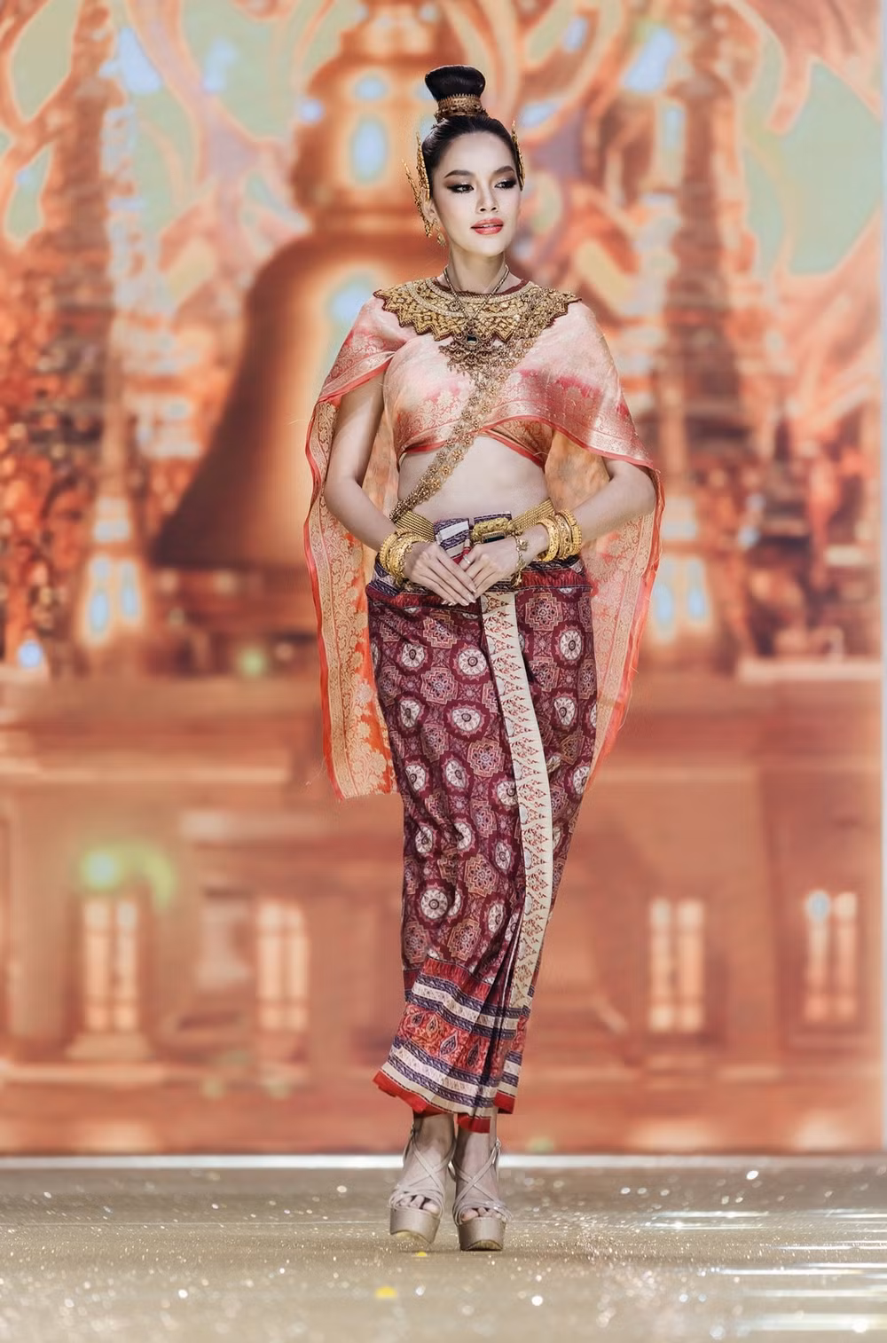LÊ HOÀNG PHƯƠNG TẠI THÁI LAN(7).JPG