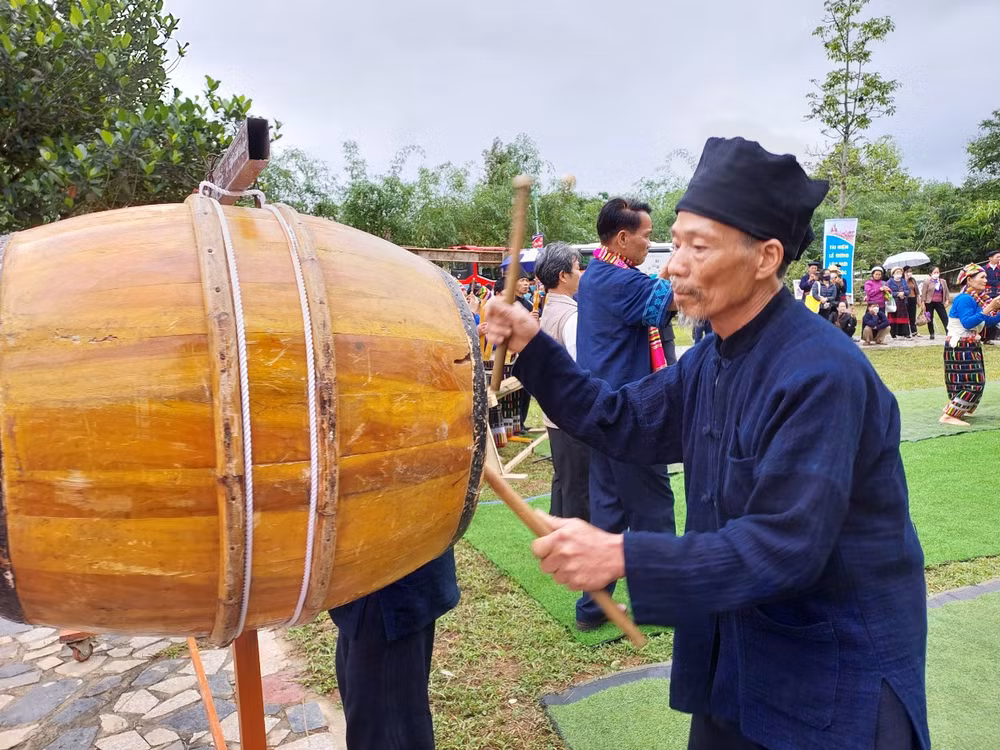 Phát huy truyền thống các dân tộc trong xây dựng môi trường văn hóa ảnh 3