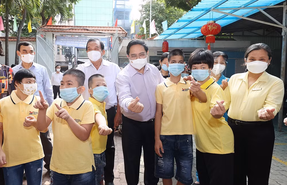 Thủ tướng: TP Hồ Chí Minh 'đi trước đón đầu' trong phòng, chống dịch ảnh 2
