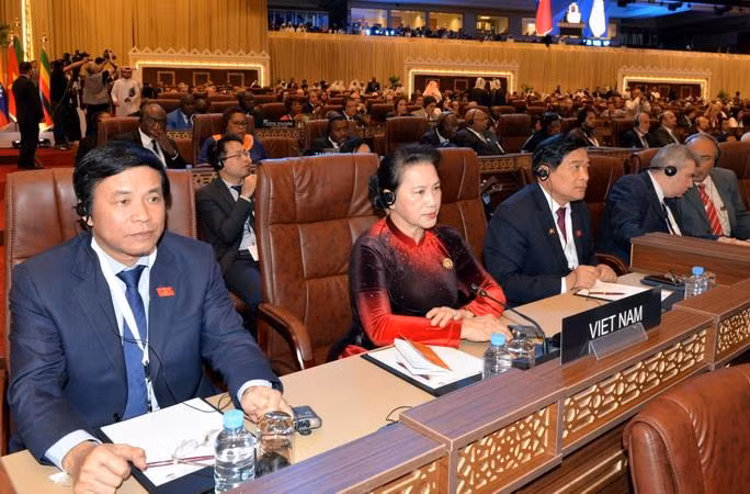 Chủ tịch Quốc hội Nguyễn Thị Kim Ngân dự lễ khai mạc IPU-140 ảnh 1