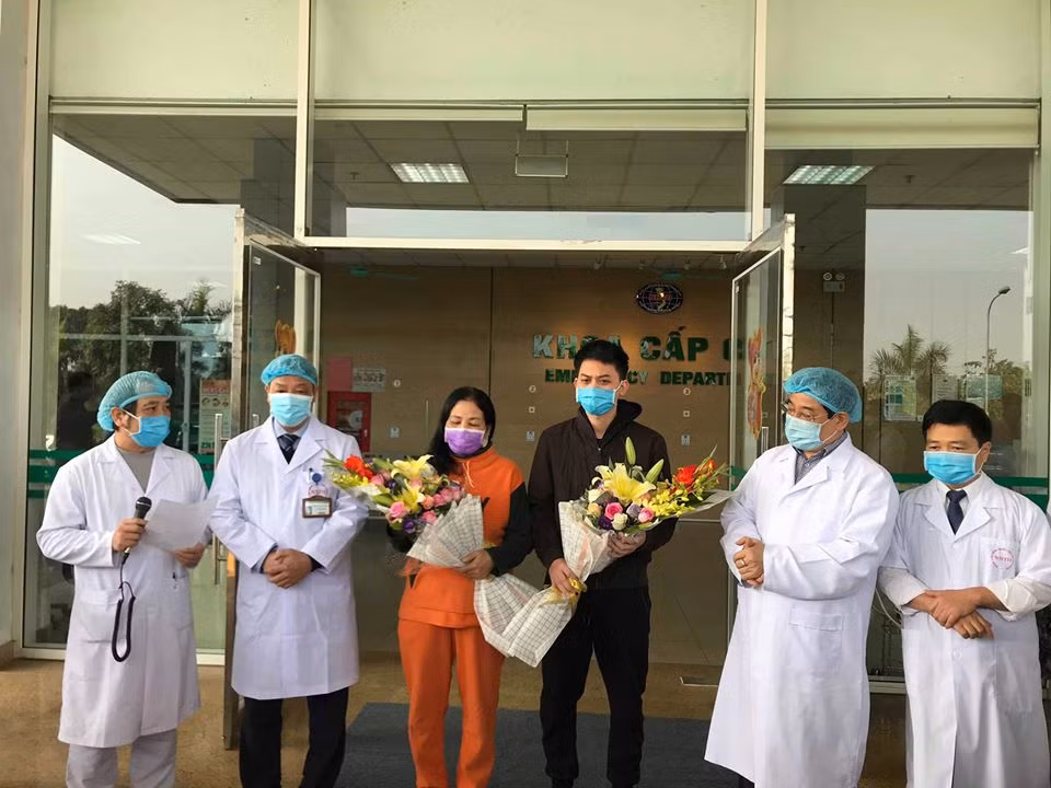 COVID-19: Phân tuyến, điều trị theo phác đồ bước đầu mang lại hiệu quả ảnh 1