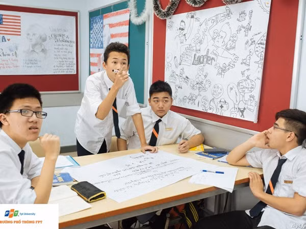 Bộ GD-ĐT: Học sinh phải tự học kiến thức lớp 10 khi chọn lại môn ảnh 3