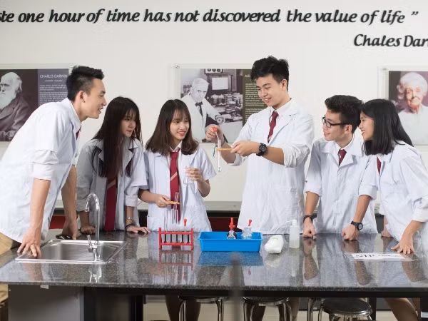 Bộ GD-ĐT: Học sinh phải tự học kiến thức lớp 10 khi chọn lại môn ảnh 2