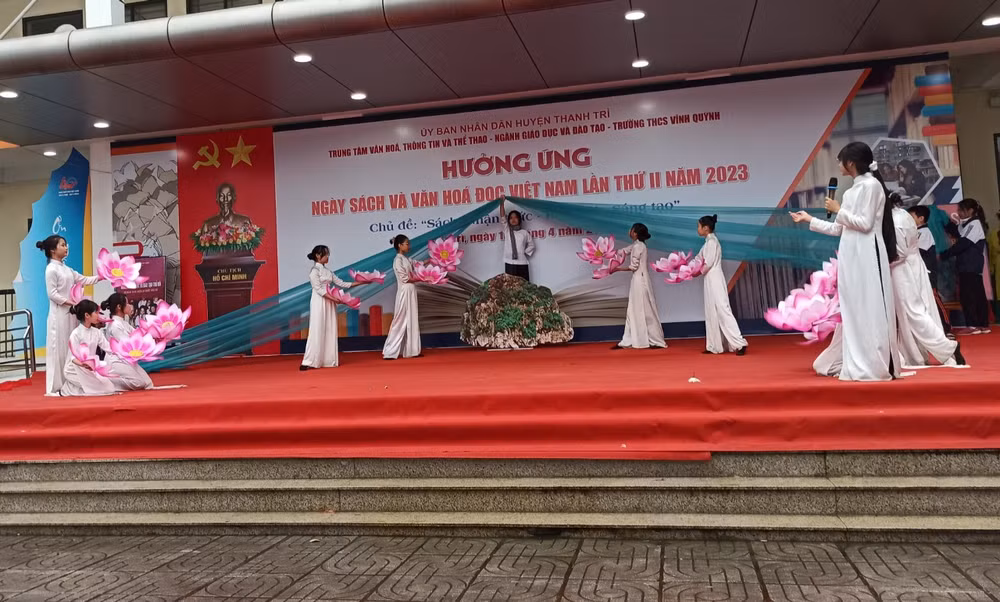 Trường học “lắm chiêu” để lan tỏa tình yêu sách đến học sinh ảnh 1