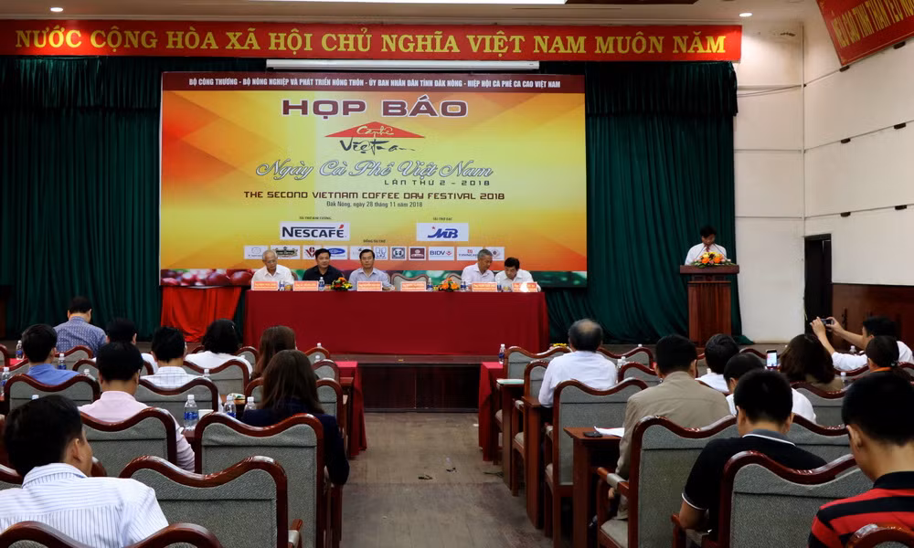 Thưởng thức càphê miễn phí tại "Ngày càphê Việt Nam" ở Đắk Nông ảnh 1